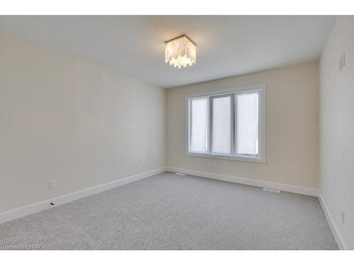 6441 Royal Magnolia Avenue, London, ON - Indoor Photo Showing Other Room