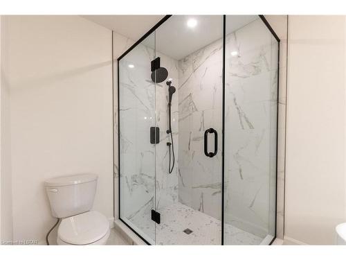 1631 Upper West Avenue, London, ON - Indoor Photo Showing Bathroom