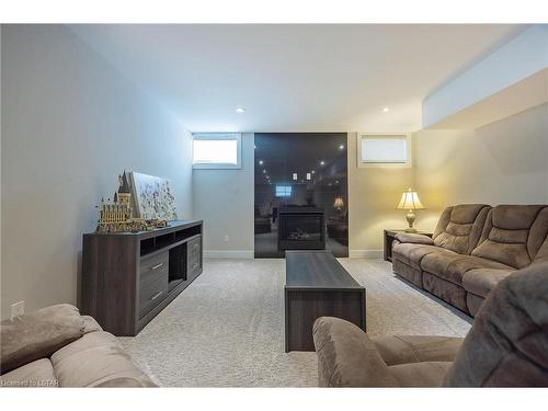 1387 Dyer Crescent, London, ON - Indoor Photo Showing Living Room