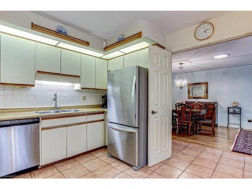 57-50 Fiddlers Green Road, London, ON - Indoor Photo Showing Kitchen With Double Sink