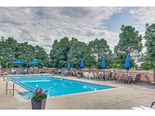 57-50 Fiddlers Green Road, London, ON - Outdoor With In Ground Pool