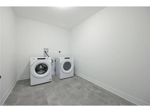 716-480 Callaway Road, London, ON - Indoor Photo Showing Laundry Room