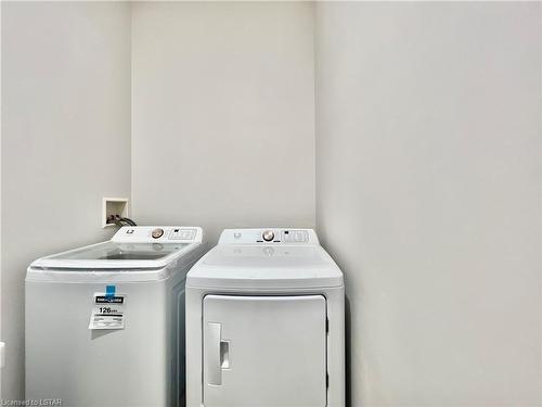 2-166 Central Avenue, London, ON - Indoor Photo Showing Laundry Room