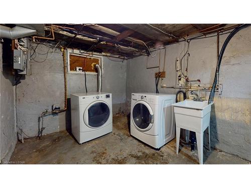 117 Mcnay Street, London, ON - Indoor Photo Showing Laundry Room