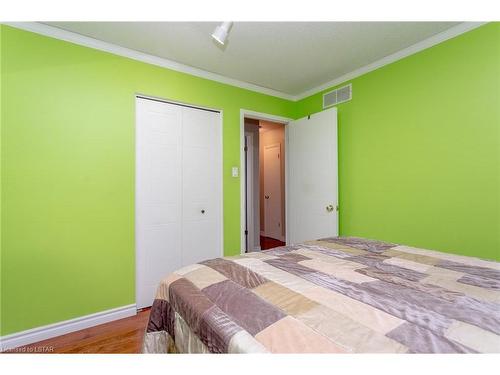 1023 Aldersbrook Road, London, ON - Indoor Photo Showing Bedroom