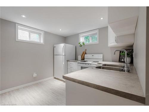 687 Kipps Lane, London, ON - Indoor Photo Showing Kitchen With Double Sink
