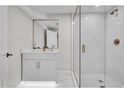 3447 Silverleaf Chase, London, ON - Indoor Photo Showing Bathroom
