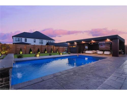3447 Silverleaf Chase, London, ON - Outdoor With In Ground Pool