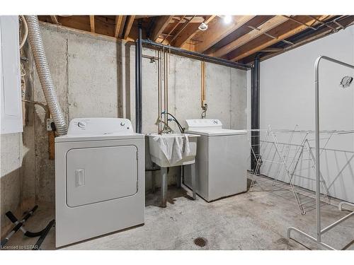 76-1600 Culver Drive, London, ON - Indoor Photo Showing Laundry Room