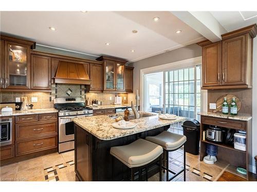 709 Galloway Crescent, London, ON - Indoor Photo Showing Kitchen