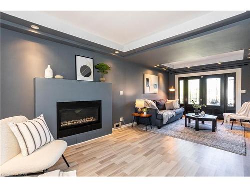 709 Galloway Crescent, London, ON - Indoor Photo Showing Living Room With Fireplace
