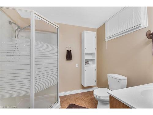 334 Regal Drive, London, ON - Indoor Photo Showing Laundry Room