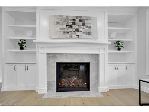 948 Eagletrace Drive, London, ON - Indoor Photo Showing Living Room With Fireplace