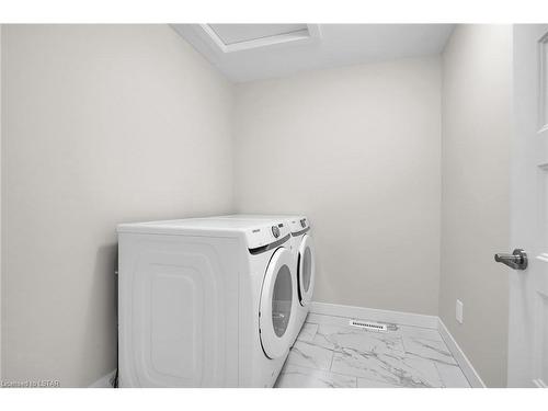 6893 Royal Magnolia Avenue, London, ON - Indoor Photo Showing Laundry Room