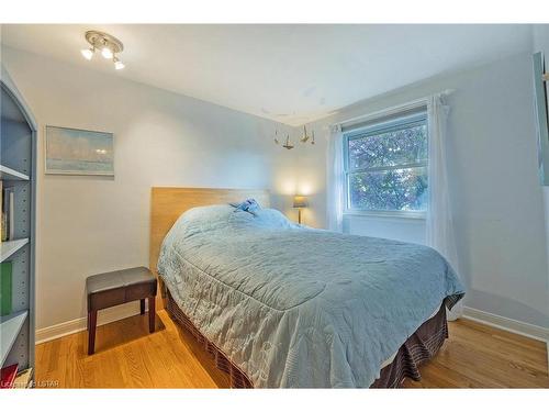 26 Abbey Rise, London, ON - Indoor Photo Showing Bedroom