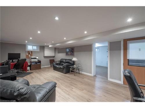 363 Ridout Street S, London, ON - Indoor Photo Showing Other Room