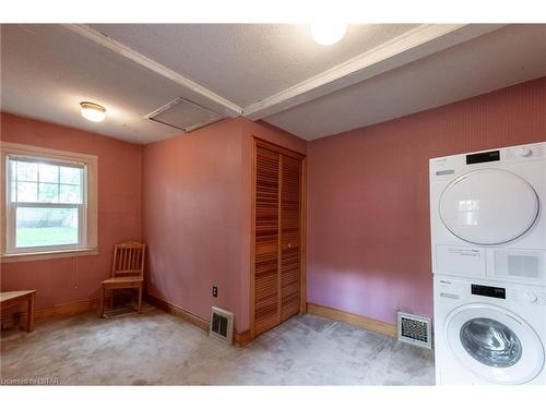28 Cartwright Street, London, ON - Indoor Photo Showing Laundry Room