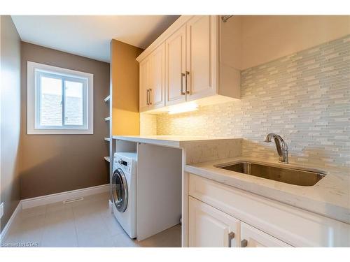 2087 Cherrywood Trail, London, ON - Indoor Photo Showing Laundry Room
