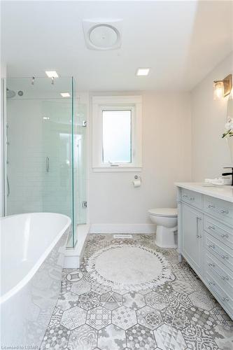 34 Widdicomb Crescent, London, ON - Indoor Photo Showing Bathroom