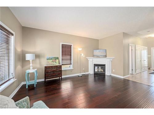 2107 Beaverbrook Avenue, London, ON - Indoor Photo Showing Living Room