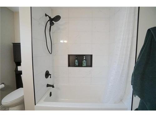 599 Garibaldi Avenue, London, ON - Indoor Photo Showing Bathroom