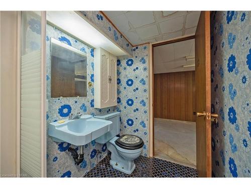 391 Lynden Crescent, London, ON - Indoor Photo Showing Bathroom