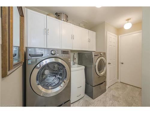 3947 Stacey Crescent, London, ON - Indoor Photo Showing Laundry Room