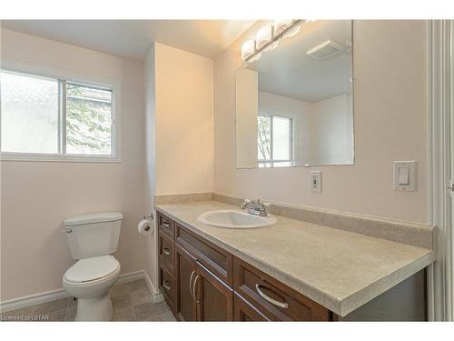 379 Central Avenue, London, ON - Indoor Photo Showing Bathroom