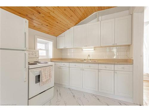 379 Central Avenue, London, ON - Indoor Photo Showing Kitchen