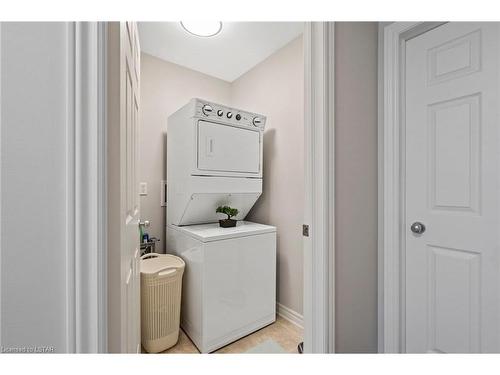 4-3320 Meadowgate Boulevard Boulevard, London, ON - Indoor Photo Showing Laundry Room