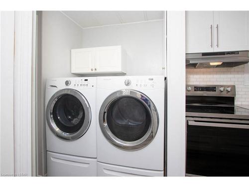 131 Sunningdale Place, Grand Bend, ON - Indoor Photo Showing Laundry Room