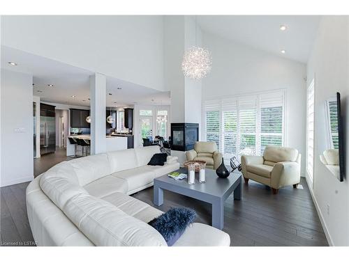 99 Fitzwilliam Boulevard, London, ON - Indoor Photo Showing Living Room