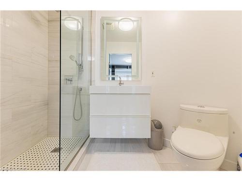 99 Fitzwilliam Boulevard, London, ON - Indoor Photo Showing Bathroom