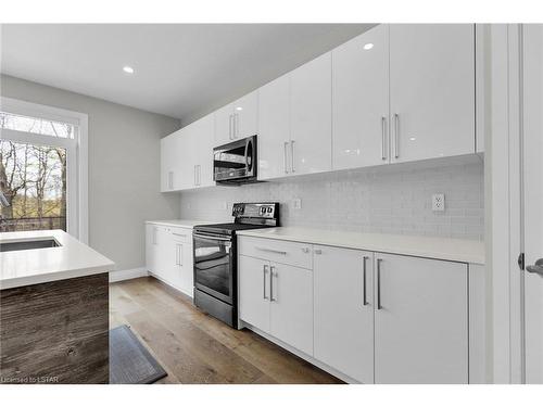 2288 Red Thorne Avenue, London, ON - Indoor Photo Showing Kitchen