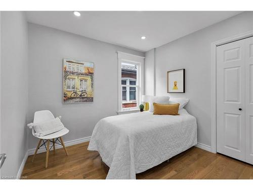 1249 Florence Street, London, ON - Indoor Photo Showing Bedroom