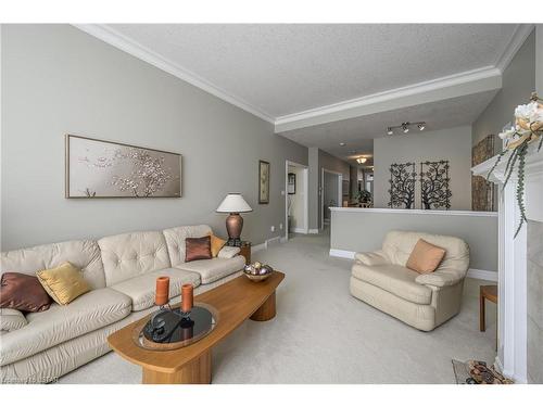 193-3278 Colonel Talbot Road, London, ON - Indoor Photo Showing Living Room