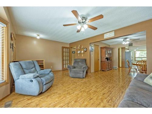 312 Highview Drive, St. Thomas, ON - Indoor Photo Showing Living Room