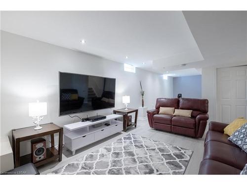 203 Emerald Road, London, ON - Indoor Photo Showing Living Room