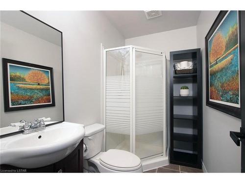 660 Reid Crescent, Listowel, ON - Indoor Photo Showing Bathroom