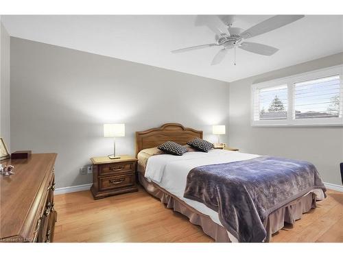 501 Base Line Road E, London, ON - Indoor Photo Showing Bedroom