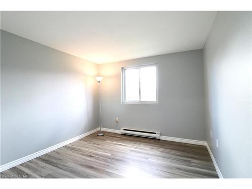 105-1100 Jalna Boulevard, London, ON - Indoor Photo Showing Other Room