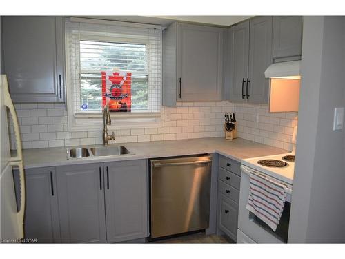 33-470 Second Street, London, ON - Indoor Photo Showing Kitchen
