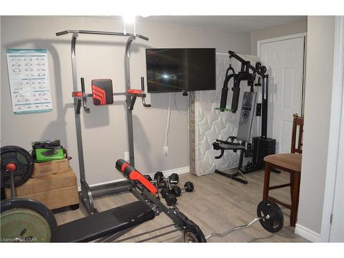 33-470 Second Street, London, ON - Indoor Photo Showing Gym Room