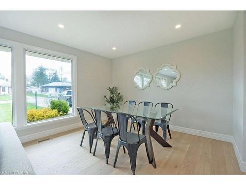 26 Lyndale Avenue, St. Thomas, ON - Indoor Photo Showing Dining Room