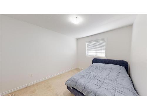 93-1061 Eagletrace Drive, London, ON - Indoor Photo Showing Bedroom