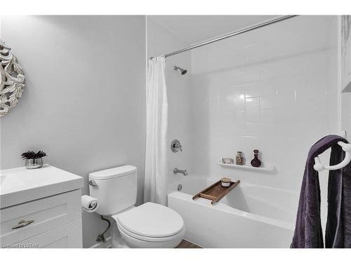 80-1100 Byron Baseline Road, London, ON - Indoor Photo Showing Bathroom