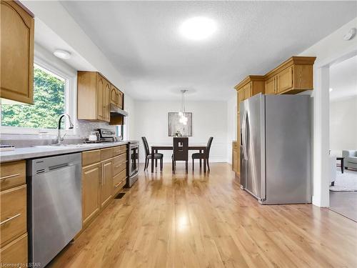 22 Alayne Crescent, London, ON - Indoor Photo Showing Kitchen