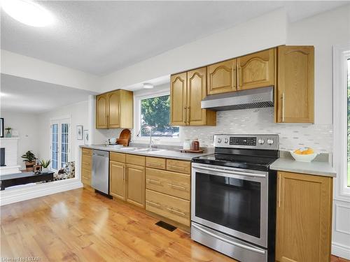 22 Alayne Crescent, London, ON - Indoor Photo Showing Kitchen