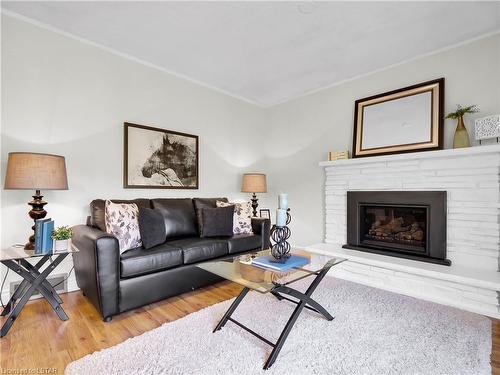 22 Alayne Crescent, London, ON - Indoor Photo Showing Living Room With Fireplace