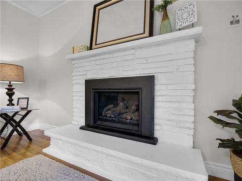 22 Alayne Crescent, London, ON - Indoor Photo Showing Living Room With Fireplace